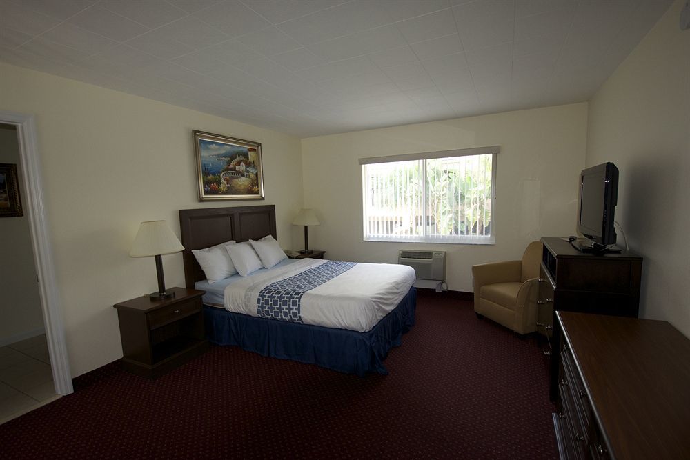 Surf Side Resort Помпано Бич Экстерьер фото
